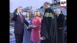 USA: WASHINGTON: PRESIDENT CLINTON TAKES OATH OF OFFICE