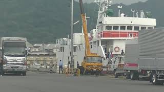 10月5日　第128欣栄丸(Kinei Maru)は食糧冷凍餌の積み込み