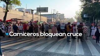 ¡CAOS EN LA CDMX! | Carniceros bloquean cruce clave: ¡Sin luz y sin poder trabajar!