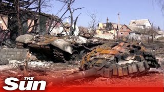 Russian forces bomb and destroy city of Chernihiv, Ukraine