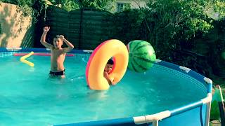 Anis et wasim s’amuse dans la piscine 🤪😎