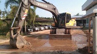 VOLVO EW205Dเล่นน้ำแต่งเลยครับงานขุดคลองระบายน้ำ