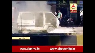 Valsad: A car caught fire in Dharampur Road