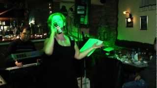 Teuta Tenolli kolazh live Taverna Dormeri