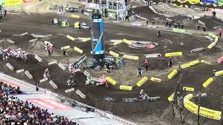 Tampa SX - 450 class #1 - first lap crash Hunta Lawrence #HondaRacing