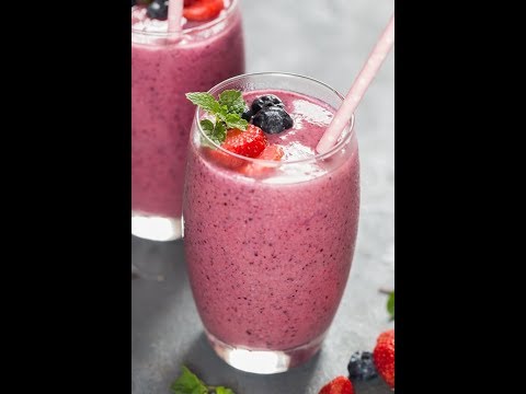 Mixed berry breakfast smoothie