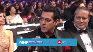 Shahrukh convinces Salman to port his number. Watch Salman react.