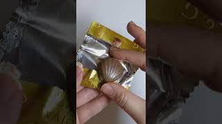 Godiva - Milk Chocolate Hazelnut Oyster