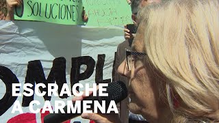 Activistas ANTIDESHAUCIOS hacen un ESCRACHE a CARMENA