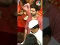 Actor Kartik Aaryan Pays Obeisance To Lord Ganesh at Lalbaugcha Raja in Mumbai | N18S | CNBC TV18