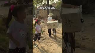 那时虽然过着穷日子，也是无忧无虑的日子，小时候真傻，居然盼着长大，心心念念的长大，你还满意吗？#怀旧 #童年回忆 #7080后的回忆