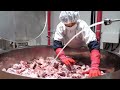 놀라운 감자탕 공장의 압도적인 뼈 해장국 대량 생산 과정 process of making pork back bone stew in a korean food factory