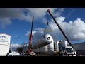 timelapse colocación de un gran depósito de cerveza de la fábrica de estrella galicia en coruña