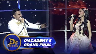 Spektakuler!!! Duet Harmonis Sridevi (Prabumulih)-Fildan "Cinta Separuh Jiwa" All SO | D'Academy 5