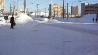 雪山の中の通勤・札幌冬の実態　Snow mountain commuting　in sapporo