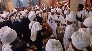 ወእንዘ ትፈትል ወርቀ ወሜላተ አስተርአያ ገብርኤል ግብተ