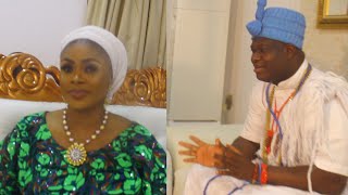 CHECK OUT ABIKE JAGABAN DRESSING TO CONGRATULATE OONI OF IFE FOR HIS NEW BORN BABY