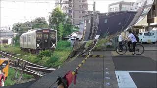 JR九州  　V1512川内駅～鹿児島中央駅（2455M）折り返し　V1512　鹿児島中央駅～川内駅（2436M）宮田踏切　撮影日2024 10 10