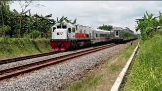 KERETA API PANJANG BERPAPASAN‼️