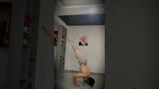 handstand | handstand pushups hold | push up | advance pushup #shorts #viral #trending #stunts #yoga