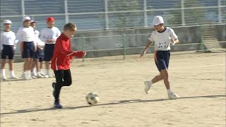 豪州のプロサッカー選手と小豆島の小学生が交流　おにぎり作りにも挑戦！香川