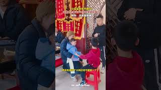 小寶寶肘關節脫位 正骨店老板8歲兒子出手輕松復位 網友：這就是傳承 #新聞 #真實事件 #shorts