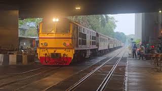 รถไฟไทย ขบวนรถธรรมดาที่371 กรุงเทพ-ปราจีนบุรี ออกจากจุดตัดพญาไท Alsthom4152