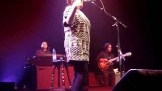 Adele - Cold Shoulder live @ Oosterpoort, Groningen (04/18/09)