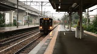 817系と813系の連結車両