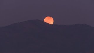 Supermoon stuns stargazers in Turkey