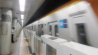 東京メトロ千代田線　町屋駅2番ホームを17000系回送が通過