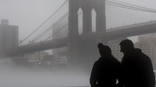 NEW YORK CITY 2018: Walking through the light rain and EPIC FOG! [4K]