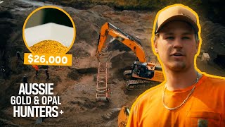 The Clayton Brothers LITERALLY UNBEND Their Conveyor Belt With A Digger! | Gold Rush