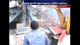 Illegal Constrctions In Govt Lands In Nizamabad Bulldozed By Municipal Corporation