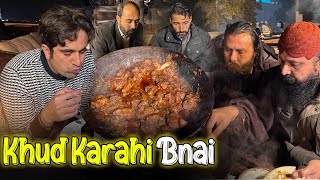 Lakri Py Shinwari Karahi Banai | Sub Ny Akthy Beth K Khana Khaya | Vlog 218 |