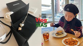 SUB) VLOG, 시작과 동시에 종료된 블로그마스, 신세계 명동 구경갔다가 내손에 주어진 샤넬 목걸이, 맥주 어드벤트캘린더와 런던베이글뮤지엄에 빠져 지낸 일상.