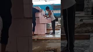 ട്രൈനിൽ 20 രൂ പ ക്ക് ലഭിക്കുന്ന മിനറൽ വാട്ടർ!!! Boy Filling drink water from Tap On Railway station.