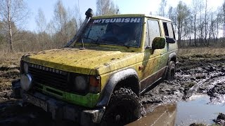 Offroad  4X4  modded Mitsubishi Pajero