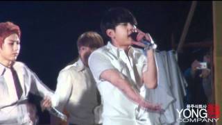 [FANCAM] BEAST 비스트 Joker in the rain  @ JeJu National College Music Festival 110526