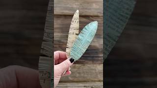 DIY book page feathers | easy paper craft idea #paperart #diy #bookpagecraft #papercraft