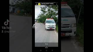 versi mobil ambulance Tangerang Selatan