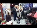 梁娘 在許老師的店 ～演唱鄉村小姑娘