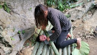 A single mother and her young son build a new life in the woods