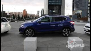 Two girls are parking all-new Nissan Qashqai