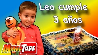 FIESTA DE CUMPLEAÑOS Leo cumple 3 años de edad y abre sus regalos