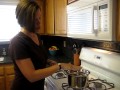 how to make popcorn on the stove at home (DIY)