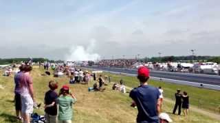 A Jet Car Flys Up To 400mph Up A Drag Strip ( MUST WATCH! )