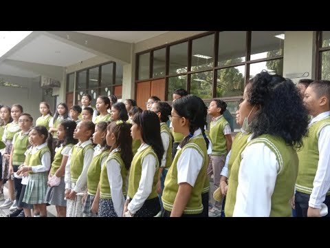 Paduan Suara Anak Sekolah Minggu (Sunday School Choir). Setelah Allah ...