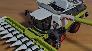 CLAAS LEXION 8900 TT / CLAAS 1275 c CORIO CONSPEED Maßstab 1:32