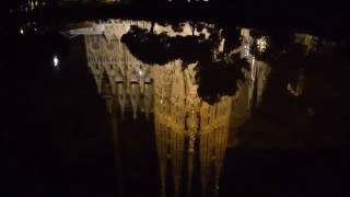 サグラダ・ファミリア Sagrada Familia 夜景　池に反映